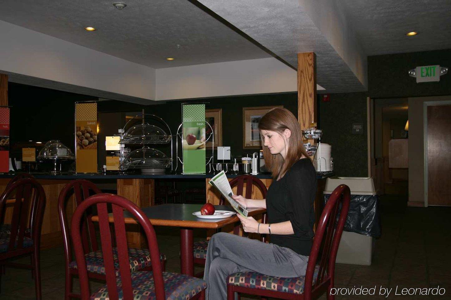 Hampton Inn Helena Restaurante foto